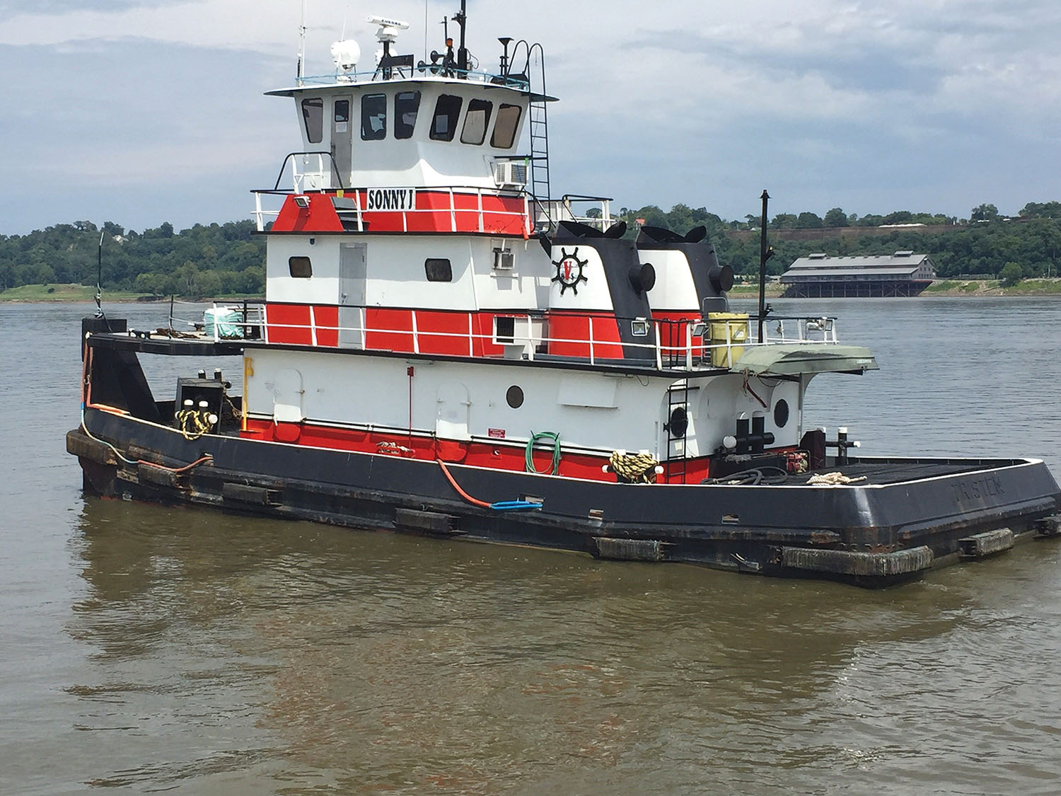 The Sonny J of Vidalia Dock & Storage was built in 1960 by Barbour Metal Boat Works.