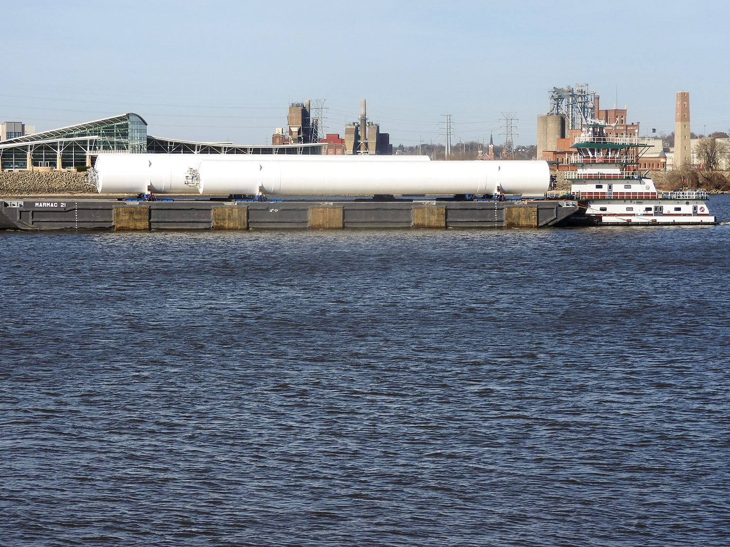 McDonough Marine tow moves past Dubuque, Iowa. (Photo by Bob DeMeester)