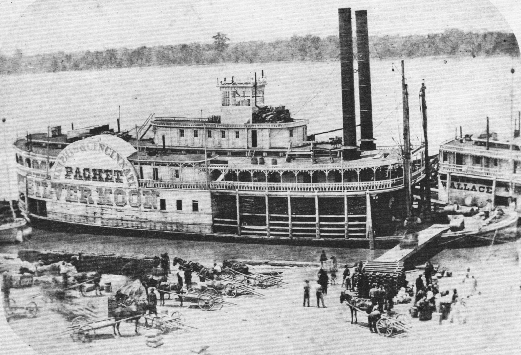 The Silver Moon at the Memphis wharf. (Keith Norrington collection)