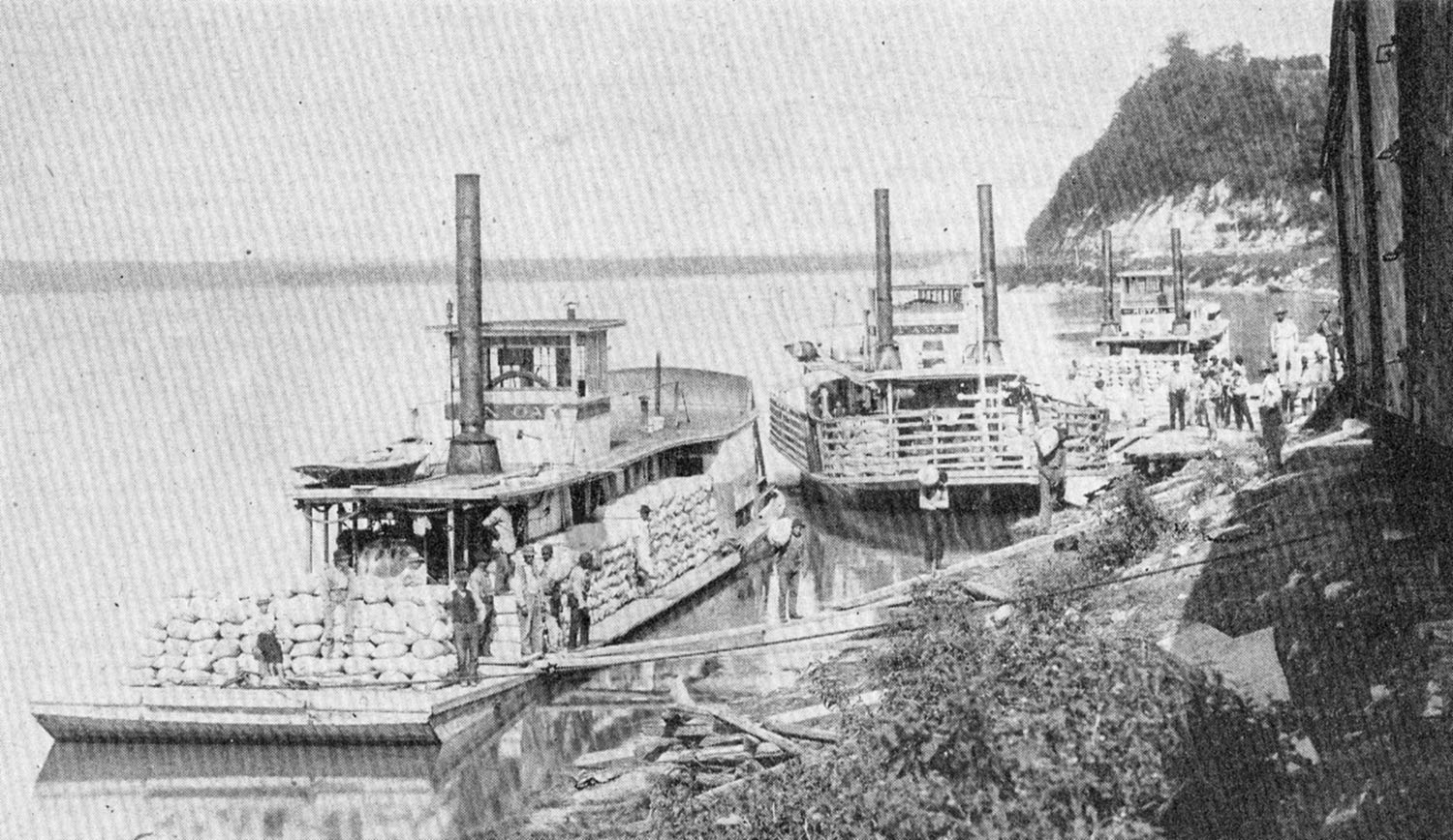 Petite paddlewheelers moored at Hermann, Mo., in 1890. (Keith Norrington collection)