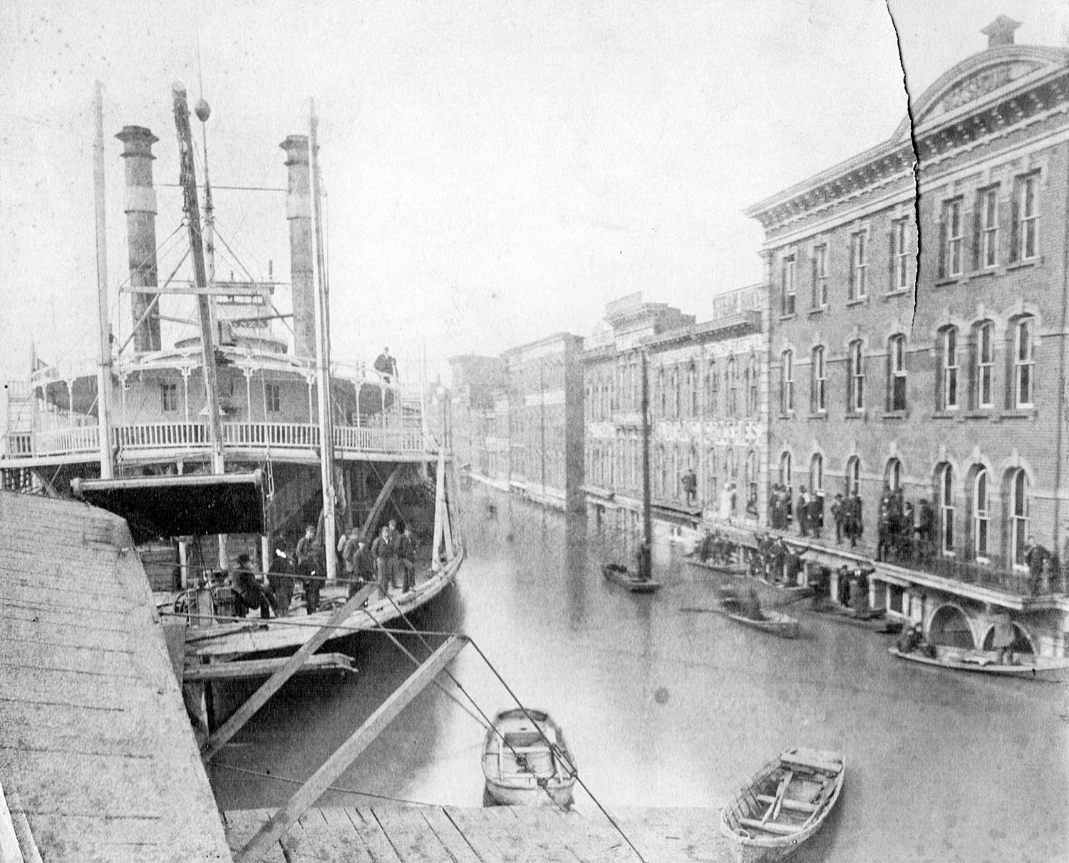 The steamer Bonanza at the Portsmouth Ohio waterfront during the 1884 flood. (Keith Norrington collection)