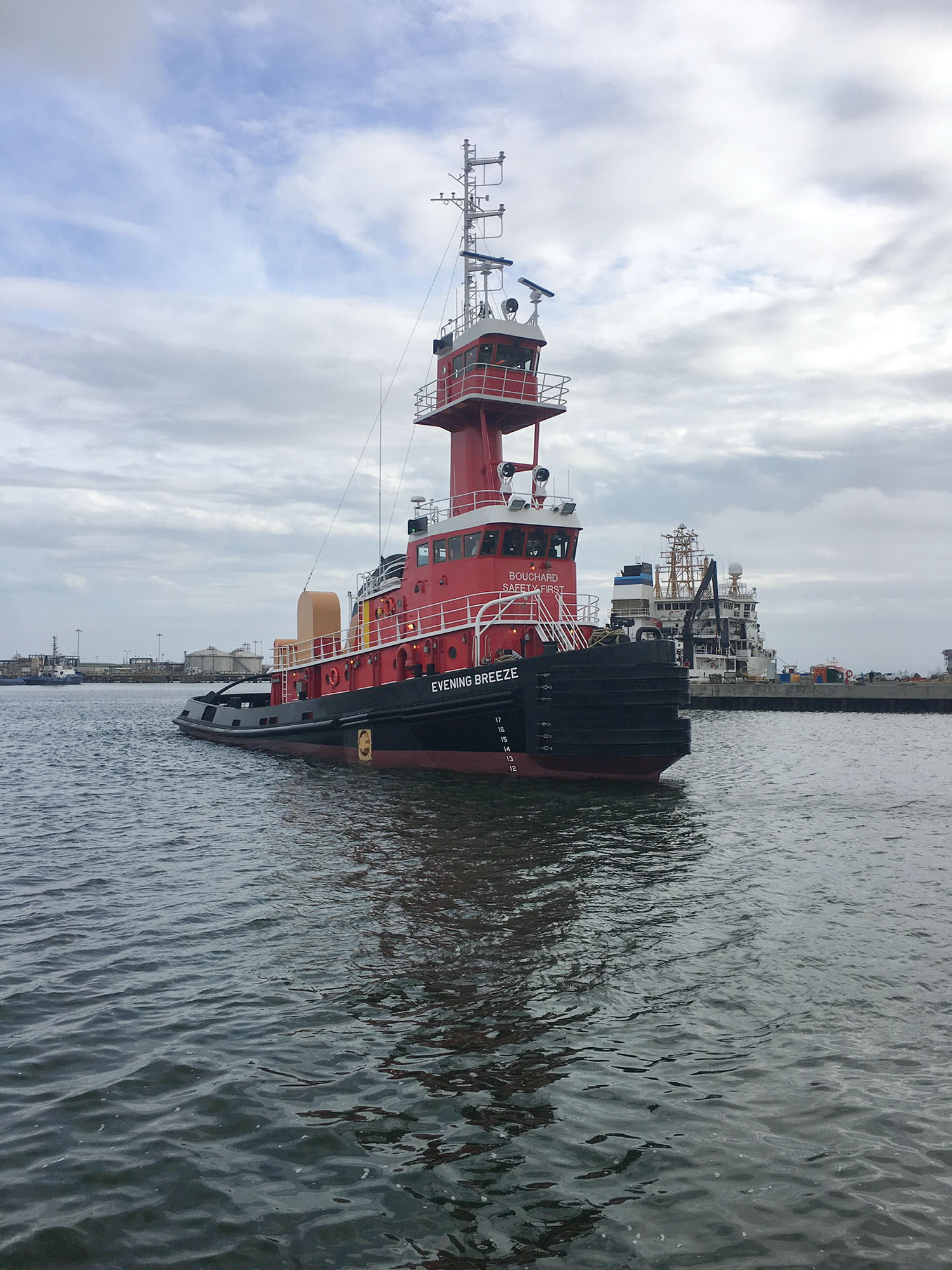 Tug Evening Breeze, built by VT Halter Marine.