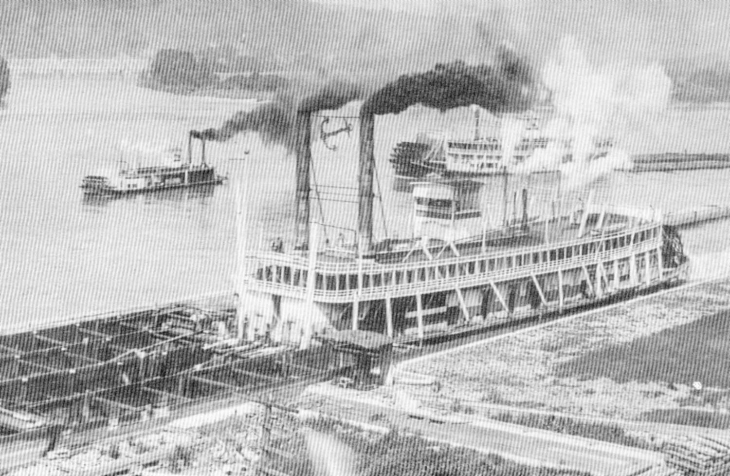 A lively day at the Davis Island Lock and Dam on the Ohio River. (Keith Norrington collection)