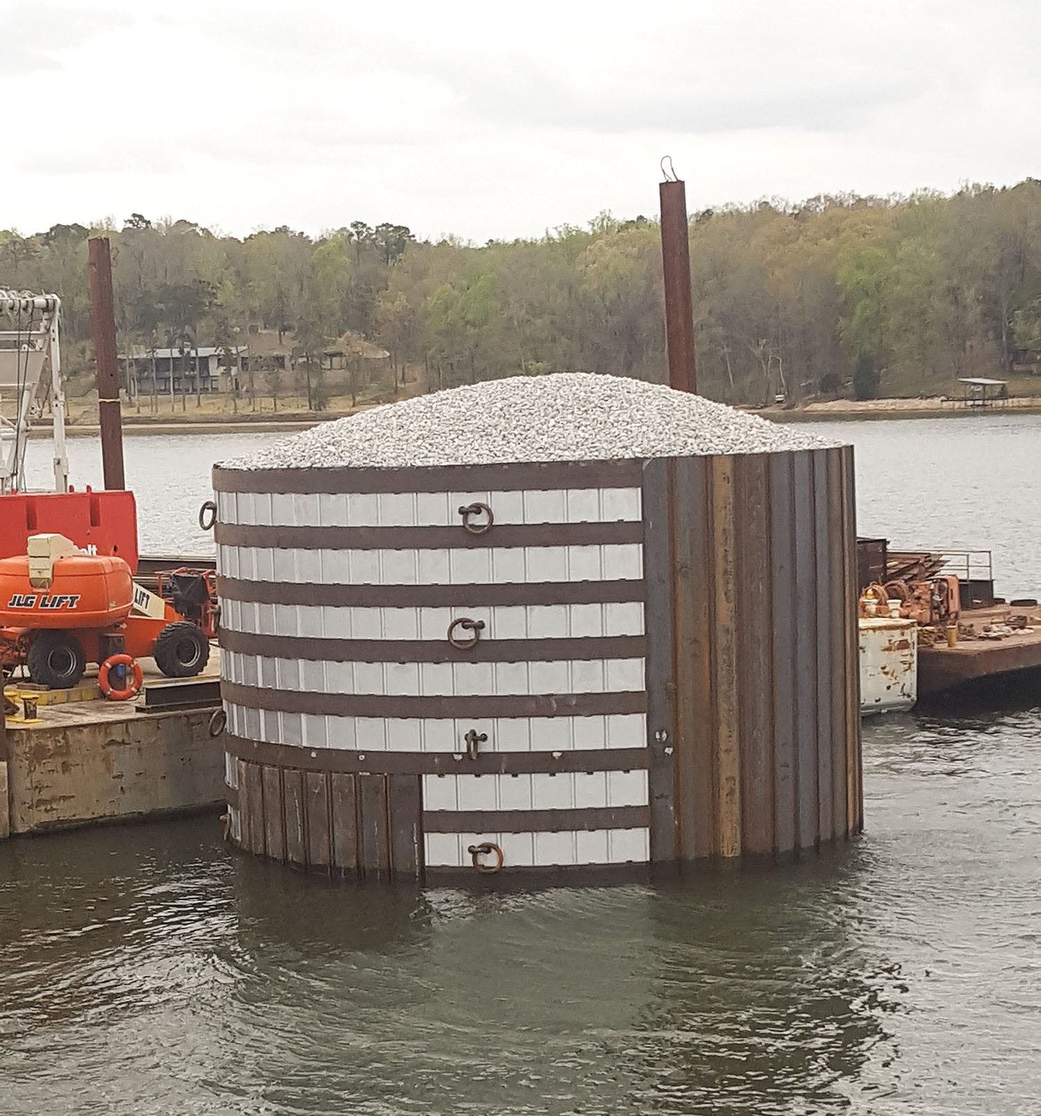 Completed cell at Pickwick Lock and Dam.