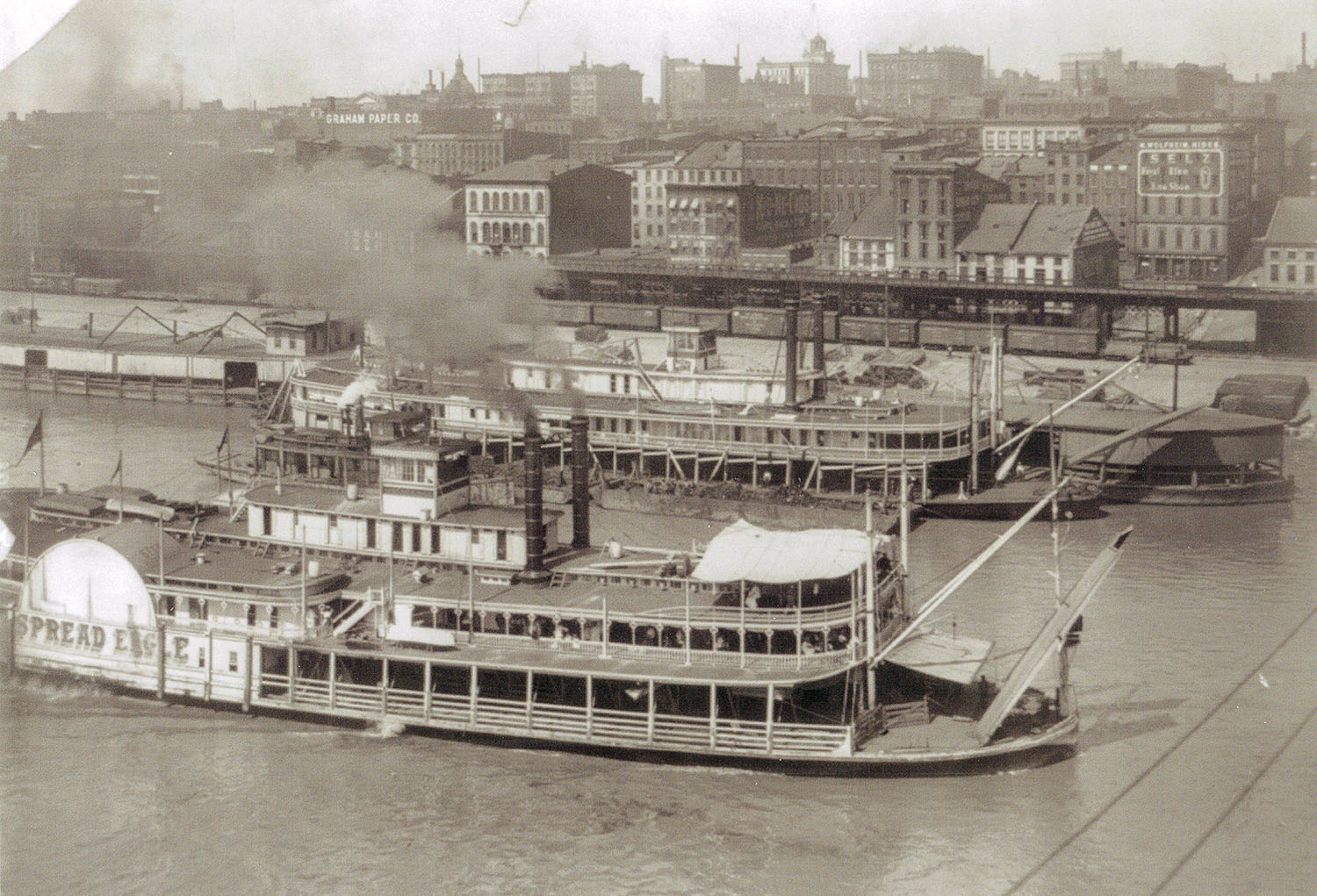 The steamers Spread Eagle and Dubuque at the St. Louis waterfront. (Keith Norrington collection)