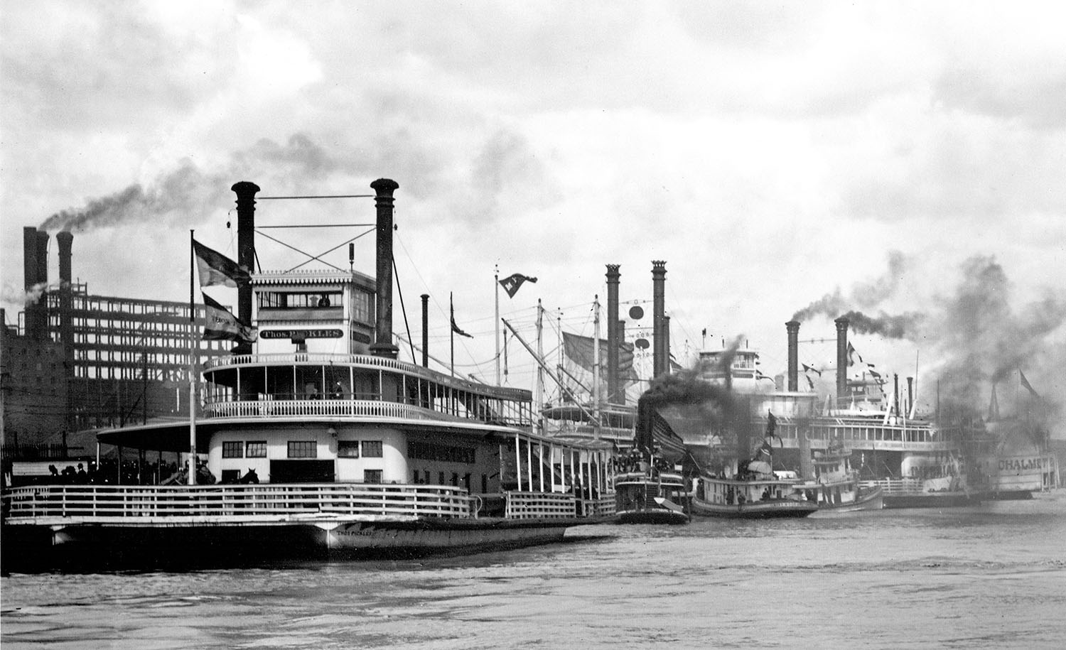 The ferry Thomas Pickles at its New Orleans landing. (Keith Norrington collection)