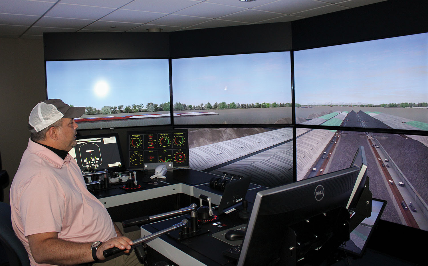 Ingram Barge Company Capt. Joseph Eubanks, piloting a Seamen’s Church Institute towboat simulator, is downbound toward the piers of a new U.S. 51 bridge over the Ohio River, connecting Cairo, Ill., and Wickliffe, Ky. (Photo by Shelley Byrne)