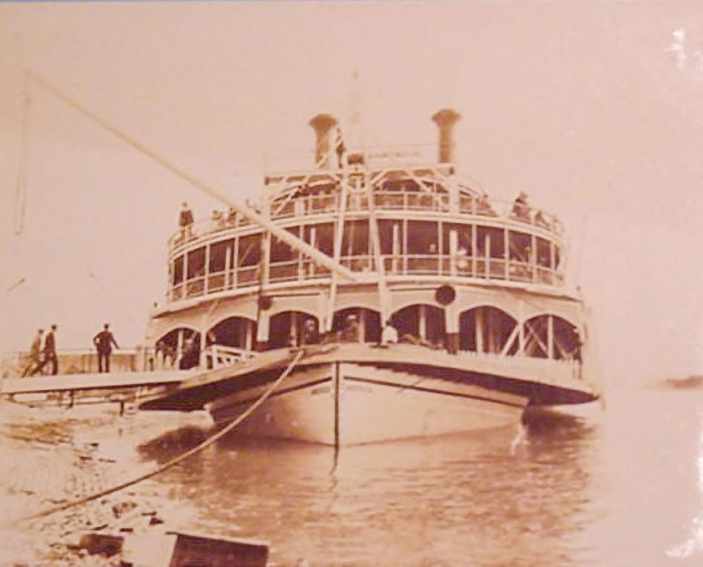 The America at the Memphis wharf. (Keith Norrington collection)