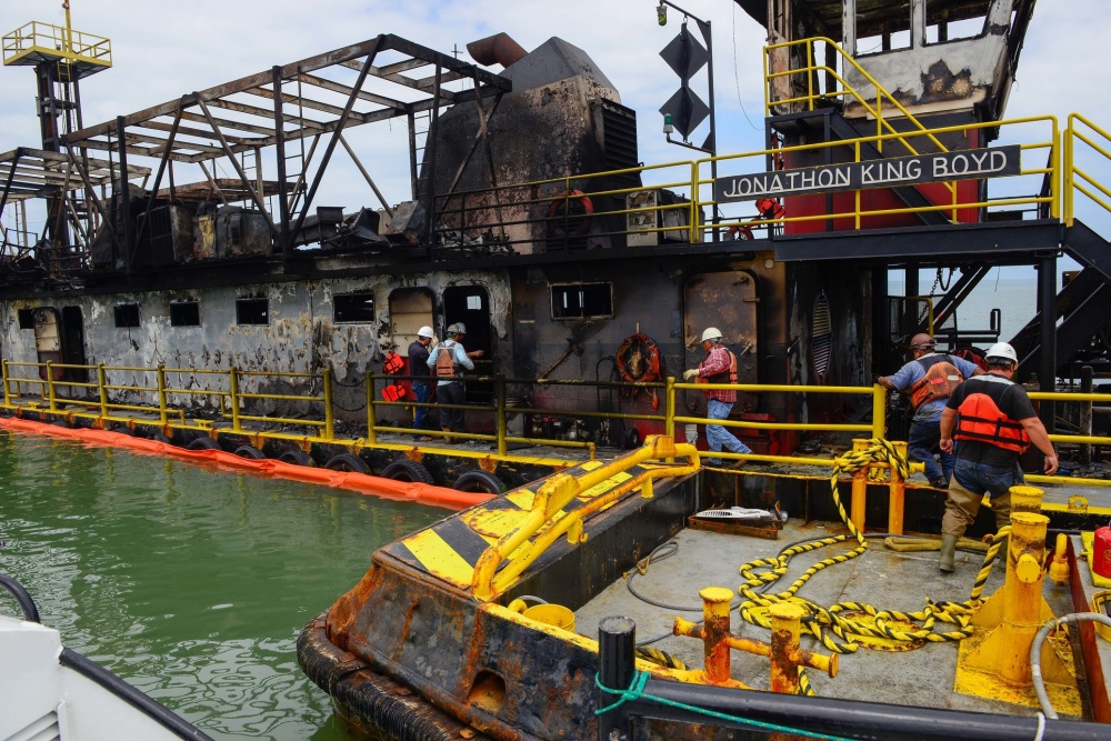 Dredge Jonathon King Boyd Destroyed by Fire after  Hitting Gas Pipeline in Matagorda Bay, Texas