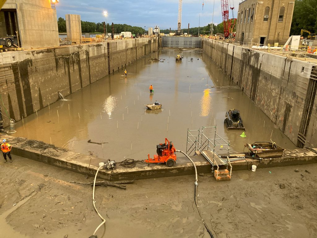 LaGrange Lock before walls were resurfaced. (Photo courtesy of Shimmick Construction Company Inc.(