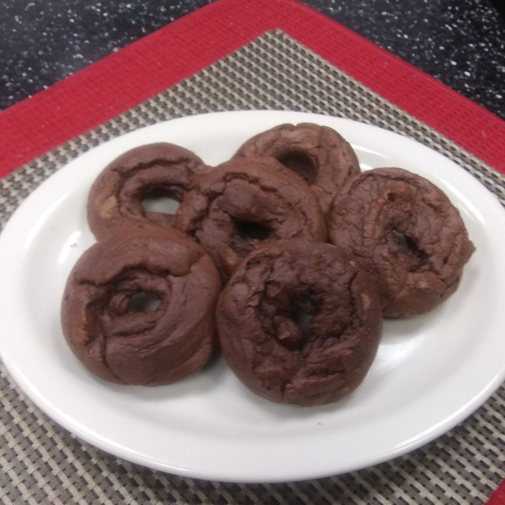 Low-carb chocolate doughnuts.