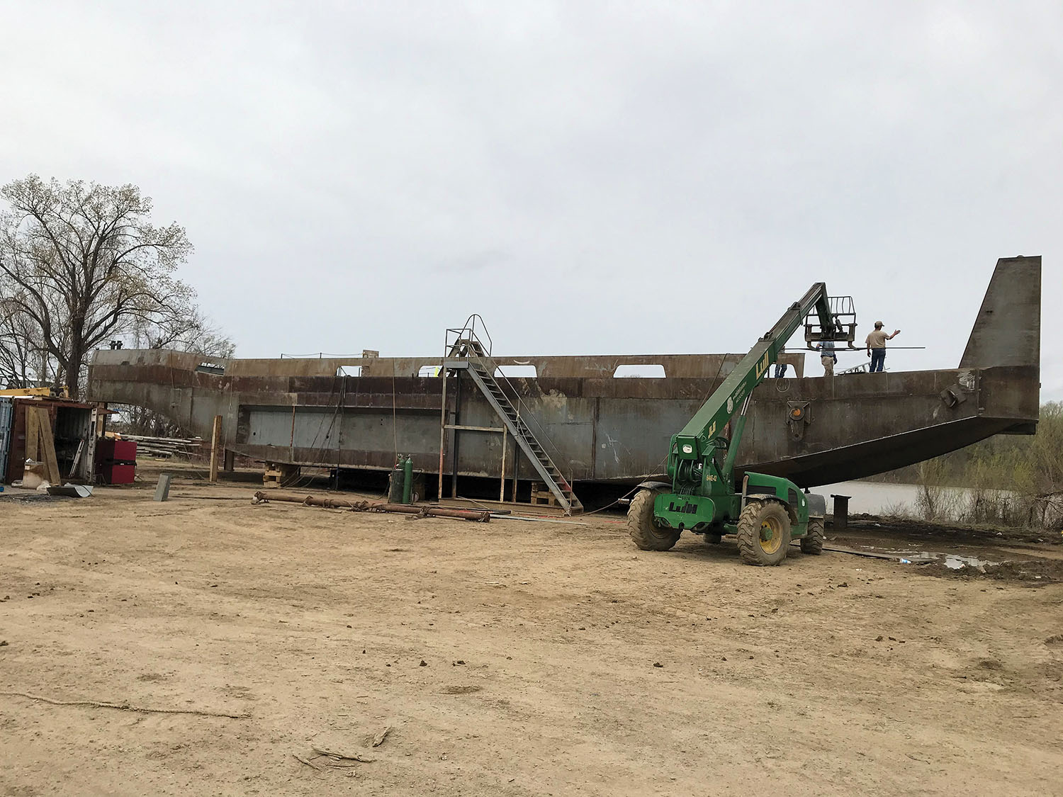 Photo: Nichols Boat Company Building Towboat On Spec