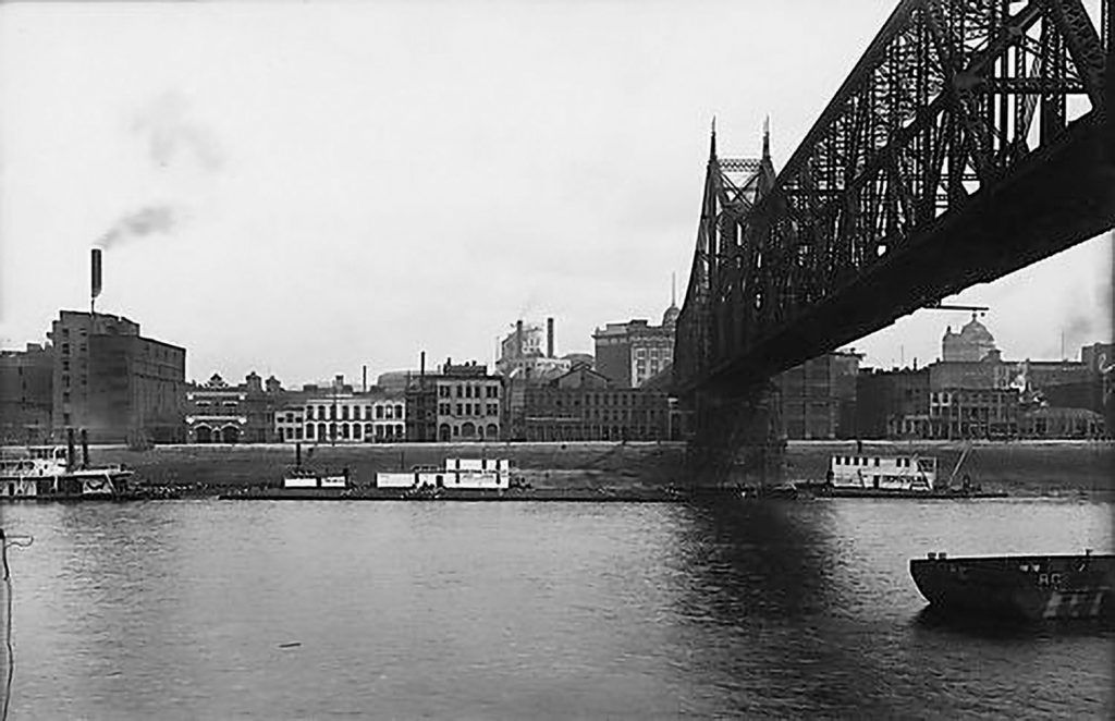 One of the stone piers for the Wabash Bridge is visible in this August 1912 photo taken by the Pittsburgh city photographer. (Photo courtesy of historicpittsburgh.org, Pittsburgh Engineer District Glass Plate Negatives and Pittsburgh City Photographer collections)