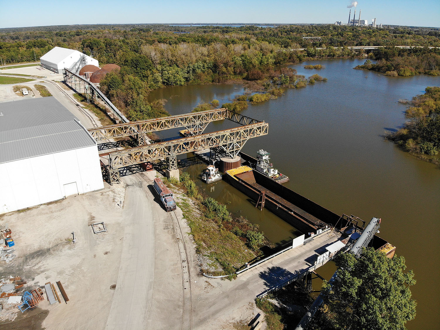 Aerial of KRPD No. 2 shows the port facilities and land available for new tenants. The site boasts highway access and is served by the Canadian Railroad. (Photo courtesy of Kaskaskia Regional Port District)