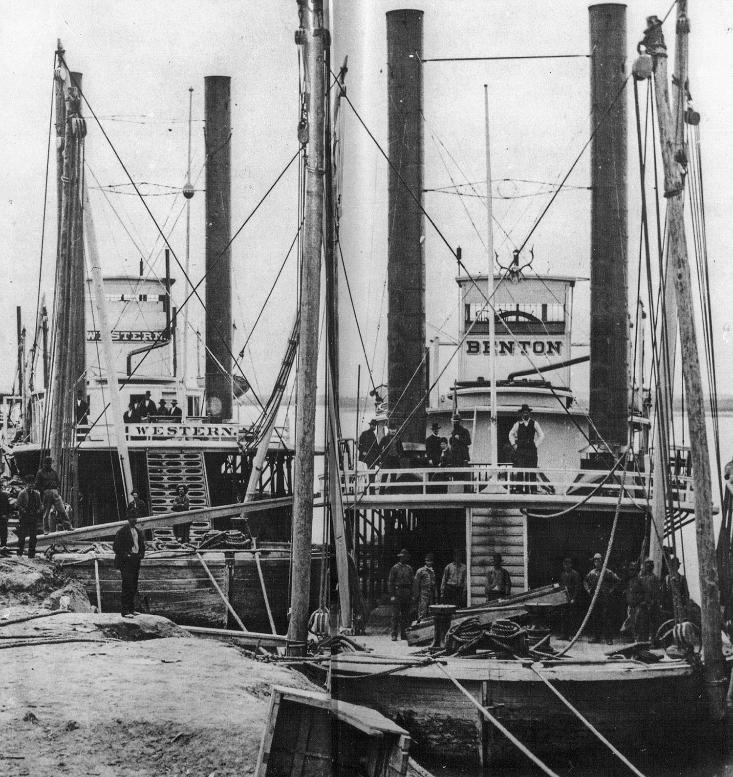 The Missouri River steamboats Benton and Western at a landing. (Keith Norrington collection)