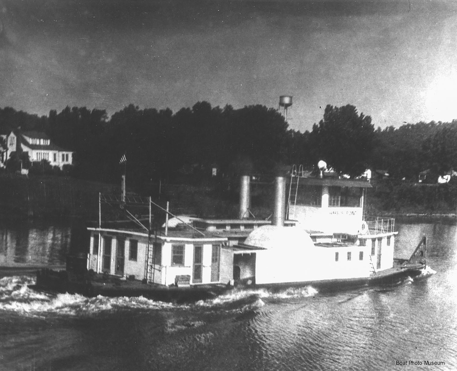 The SUNCO A-4 as a sidewheel towboat. (—Capt. Ben Gilbert photo from Dan Owen/Boat Photo Museum)