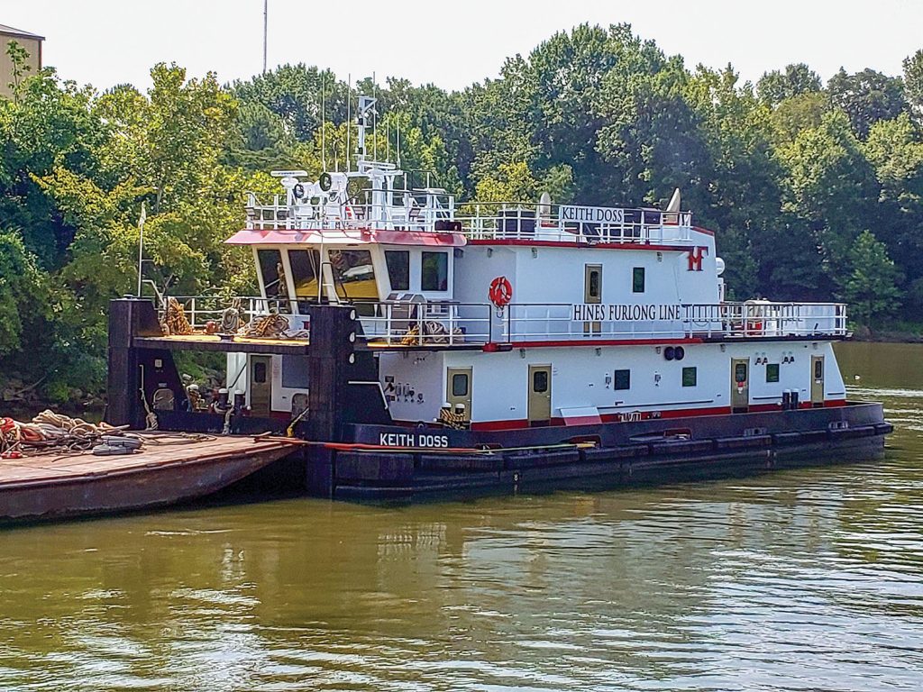 Vessel with the pilothouse lowered. (Photo by Glenn Hendon)