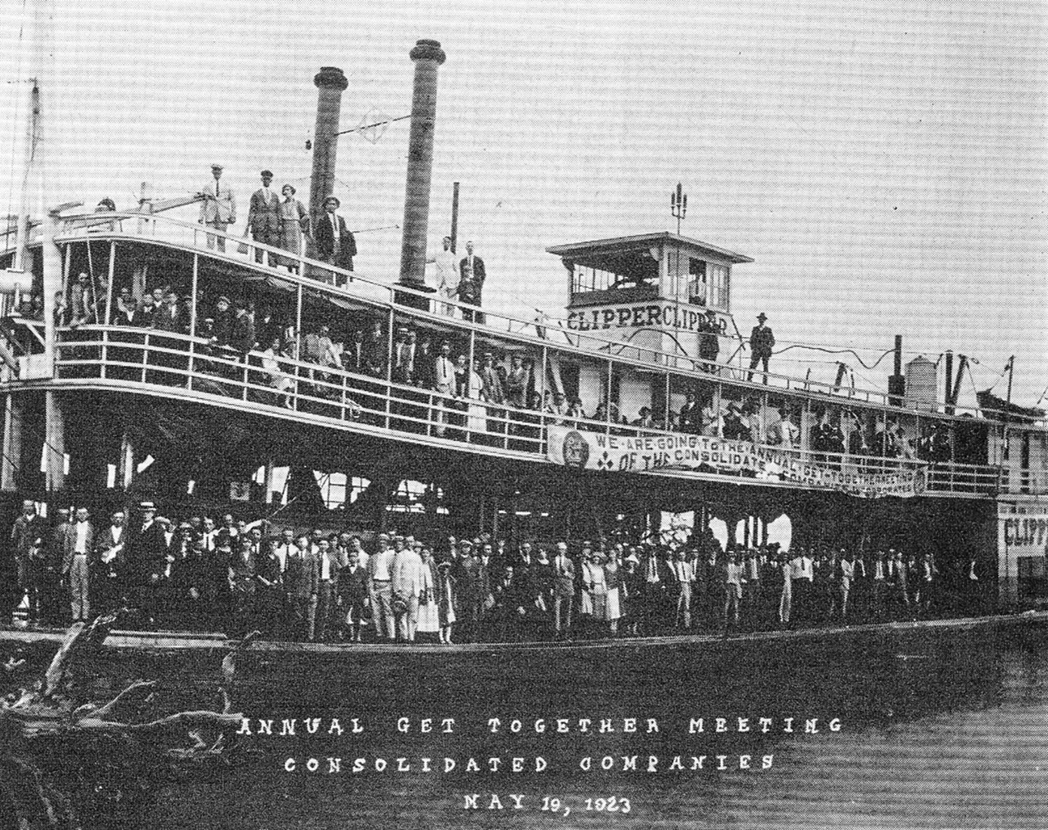 The Clipper was a petite paddlewheeler built to operate on bayou trades. (Keith Norrington collection)