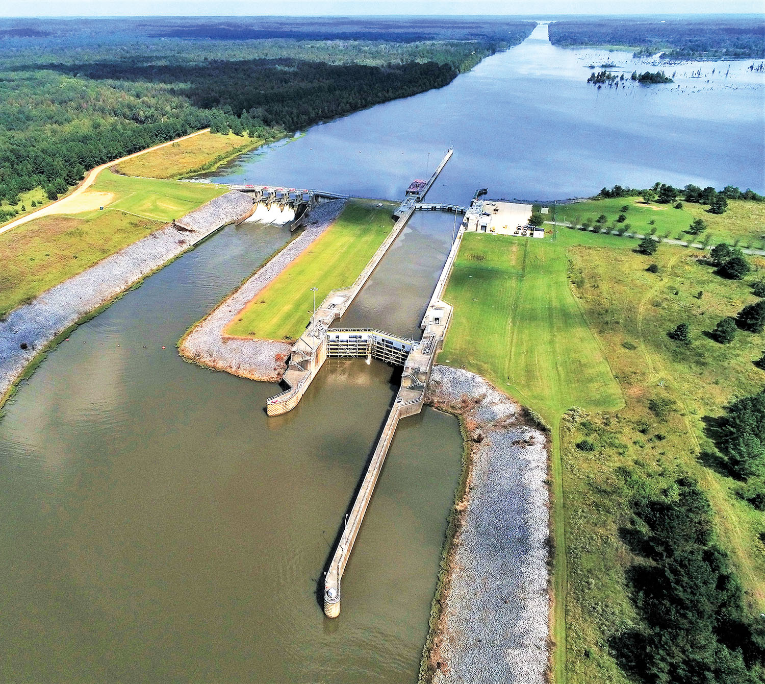 The newly named Thad Cochran Lock & Dam on the Tennessee-Tombigbee Waterway at Mile 371.1, near Amory, Miss. The lock was formerly called the Amory Lock. It was renamed to honor the late senator. (Photo courtesy of the Tennessee-Tombigbee Waterway Development Authority)