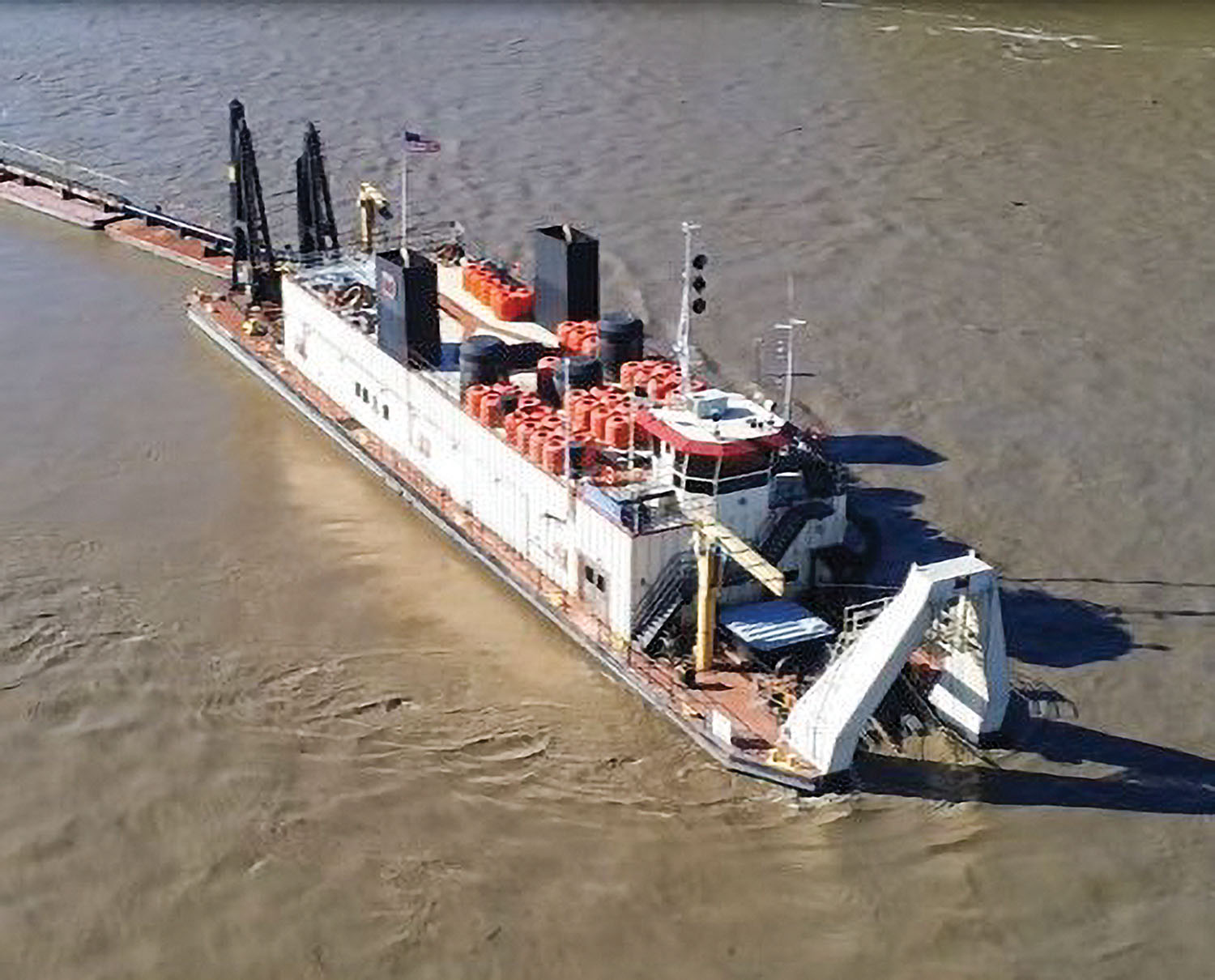 The Dredge Goetz participated in a pilot project on the Missouri River.