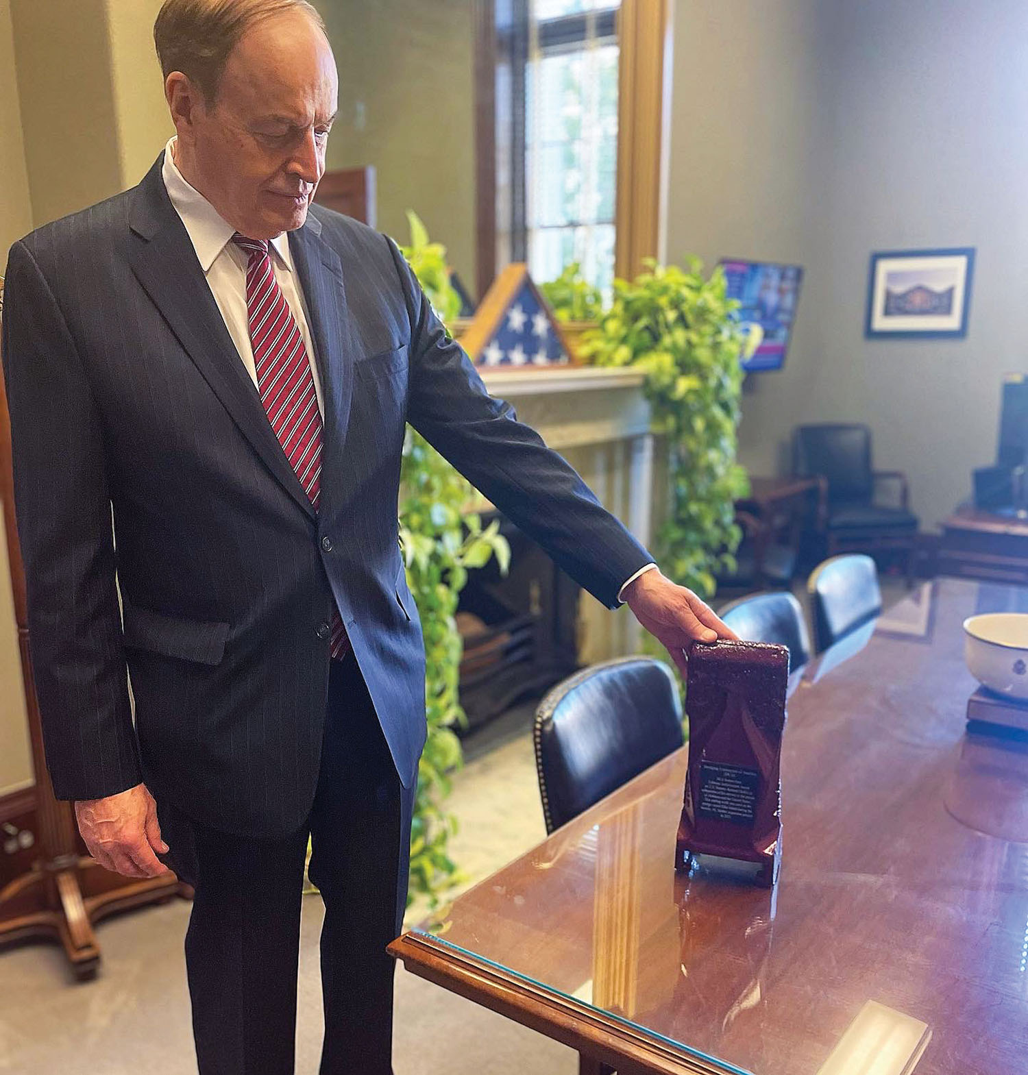 Sen. Shelby with the award in his Washington office.
