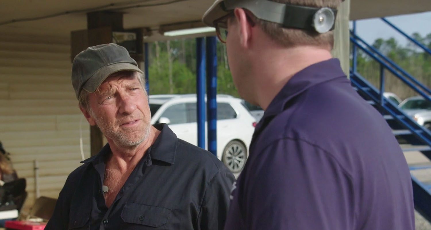 Mike Rowe and Master Boat Builders President Garrett Rice. (Screen capture from "Dirty Jobs"