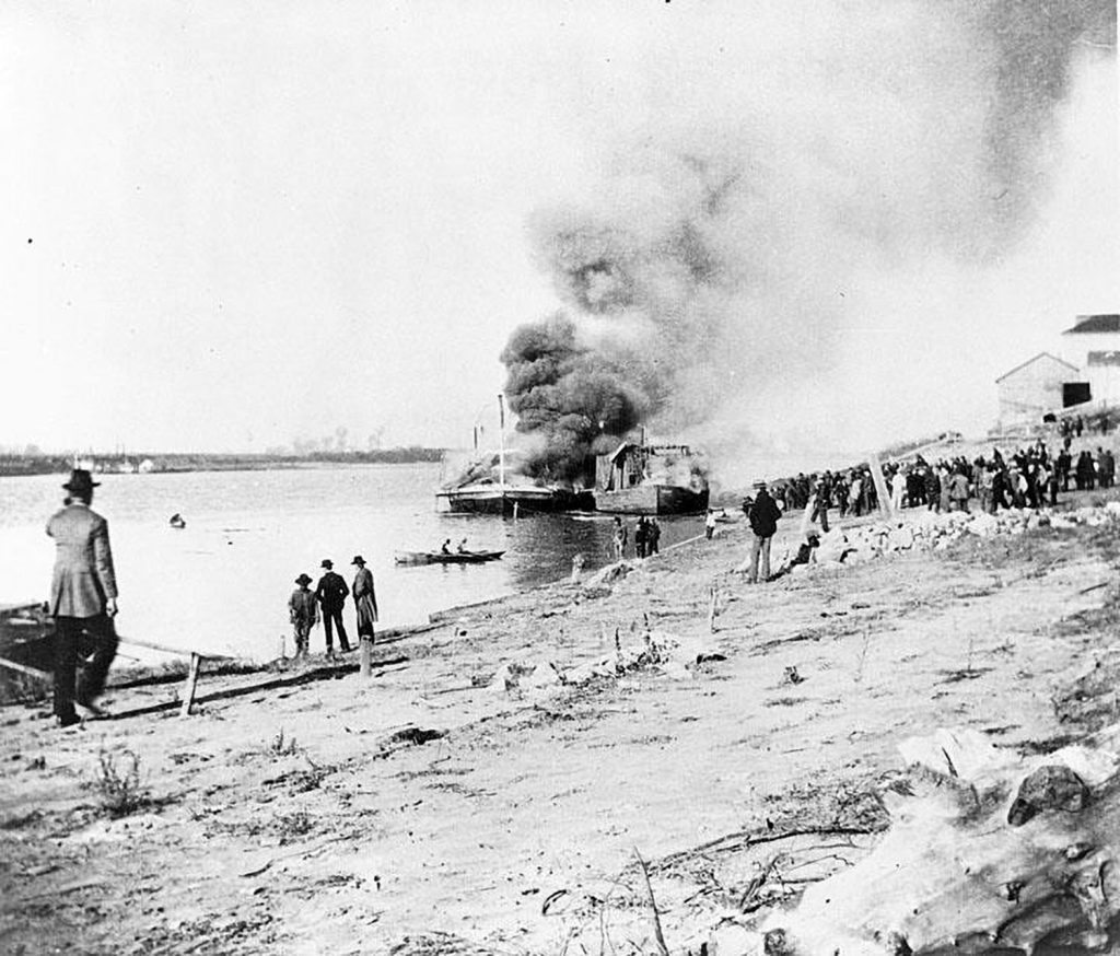 The Bluff City ablaze at Chester, Ill., on November 18, 1897. (Keith Norrington collection)