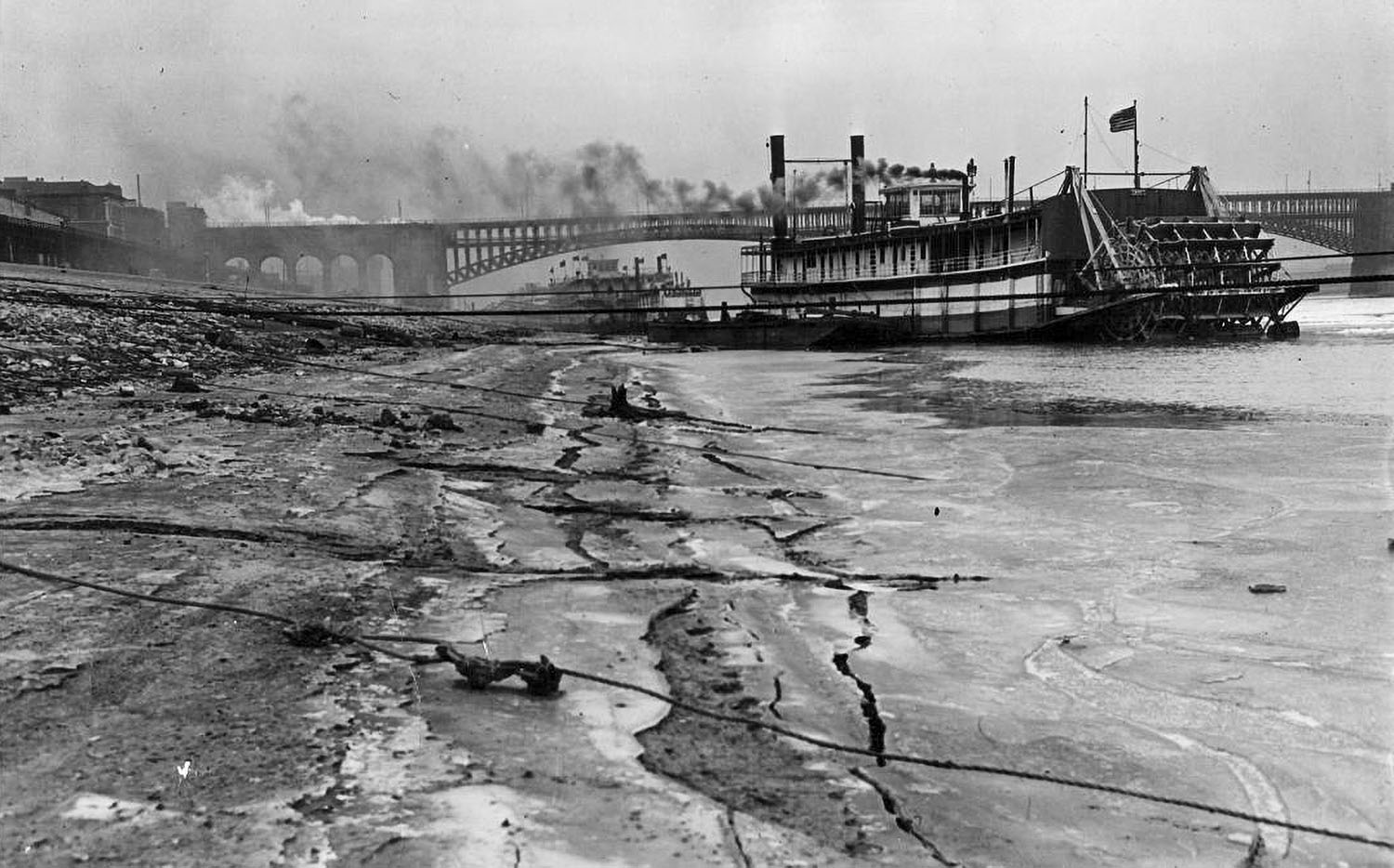 The towboat Gold Shield on a wintry day at the St. Louis levee. (Keith Norrington collection)