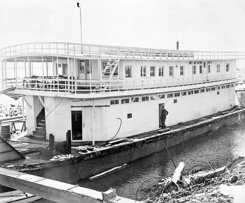 The Atlas as landing boat at New Boston, Ohio, 1949. (Capt. David Smith collection)