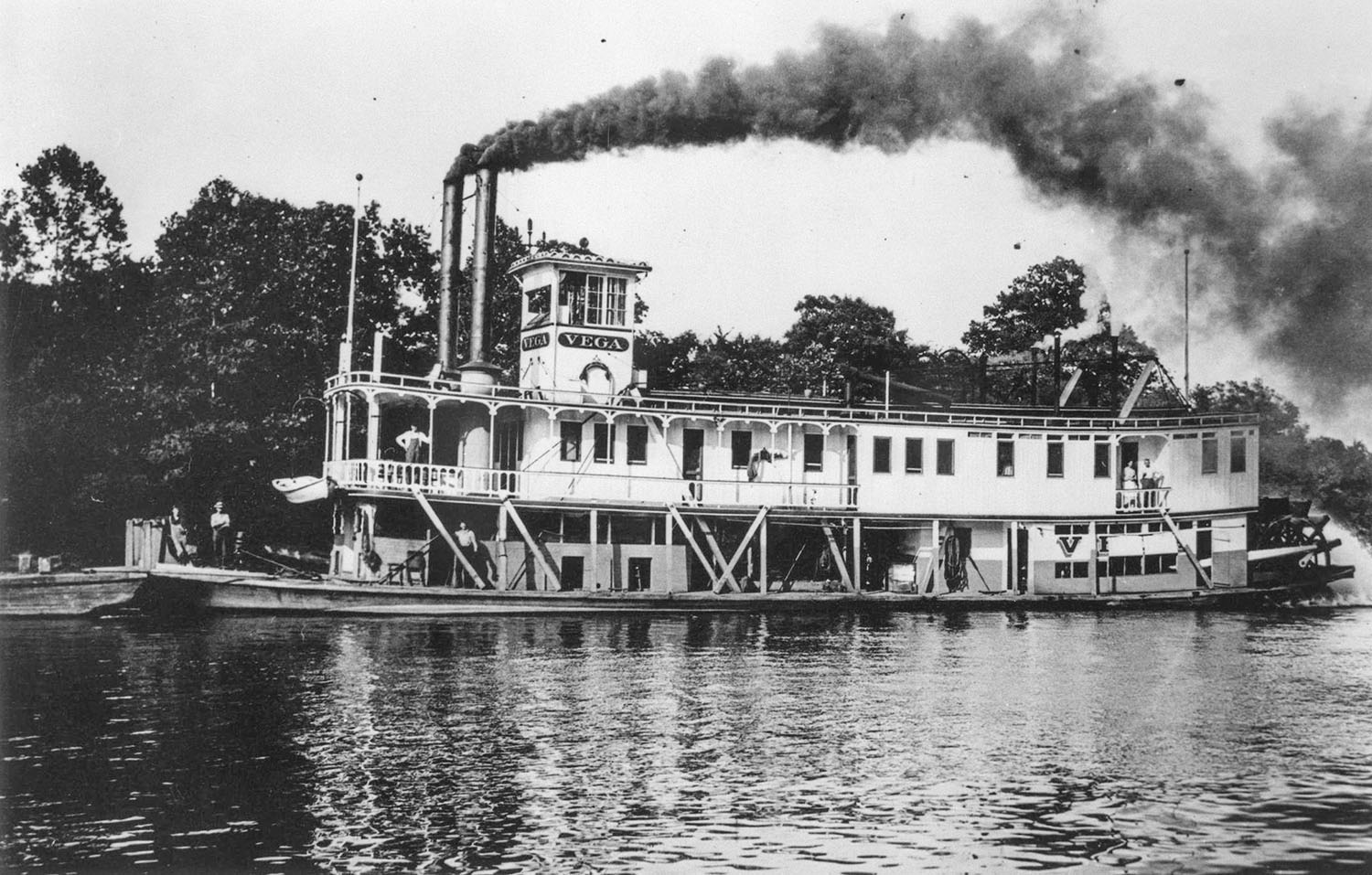 On the Musgingum River, July 26, 1910. (U.S. Engineers photo)