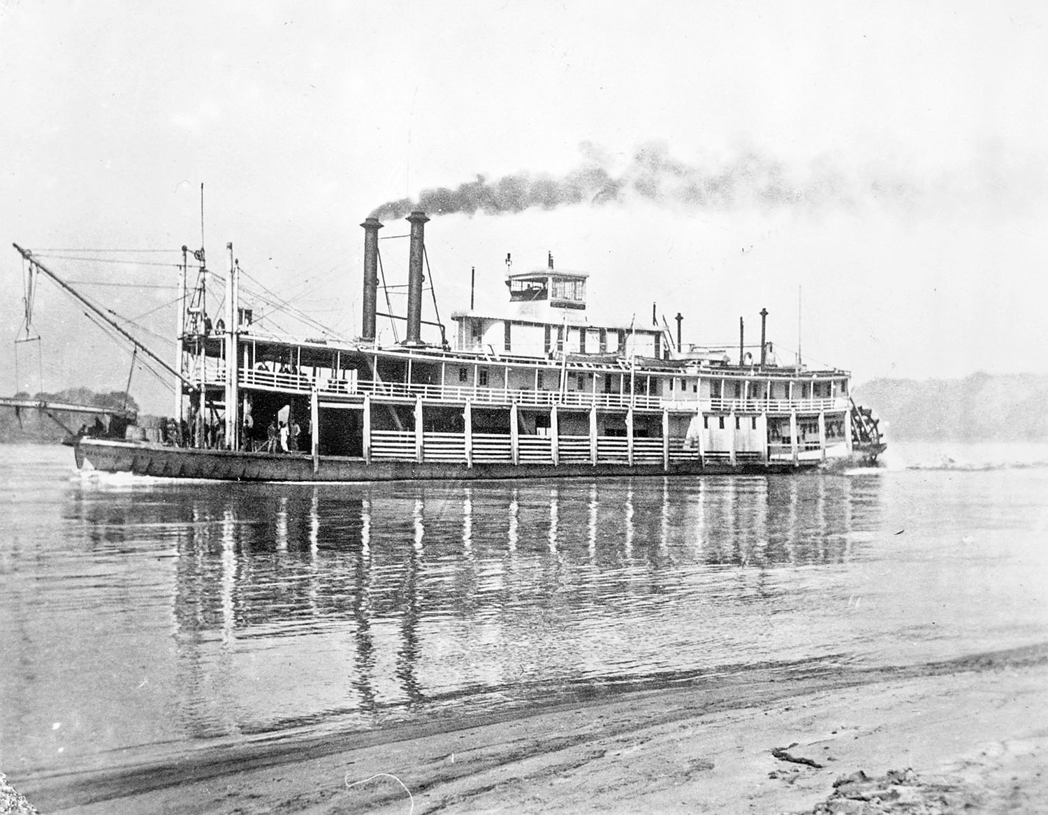 The packet Kentucky underway. (David Smith collection)