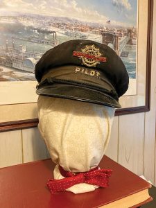 KENTUCKY pilot’s cap from Cincinnati Regalia Company. (David Smith collection)