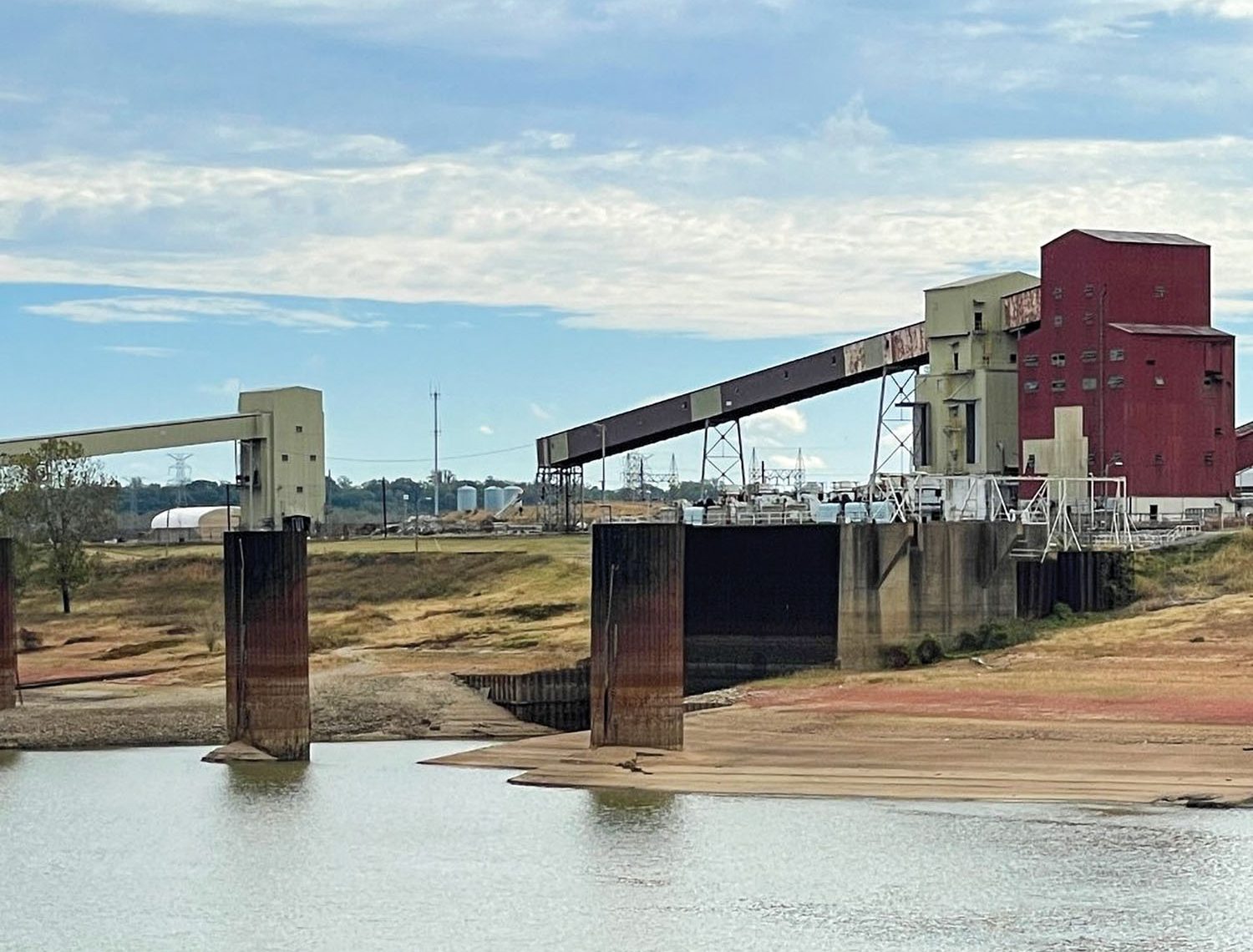 Mooring cells at the Port of Memphis completely exposed by record-low Mississippi River levels. (Photo courtesy of Memphis & Shelby County Port Commission)