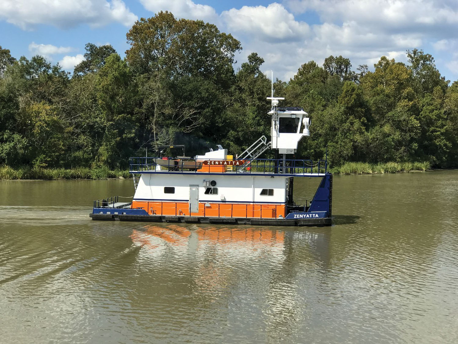 The retractable-wheelhouse mv. Zenyatta was previously the fixed-wheelhouse Rick Pumphrey of Blessey Marine. (Photo courtesy of Turn Services)