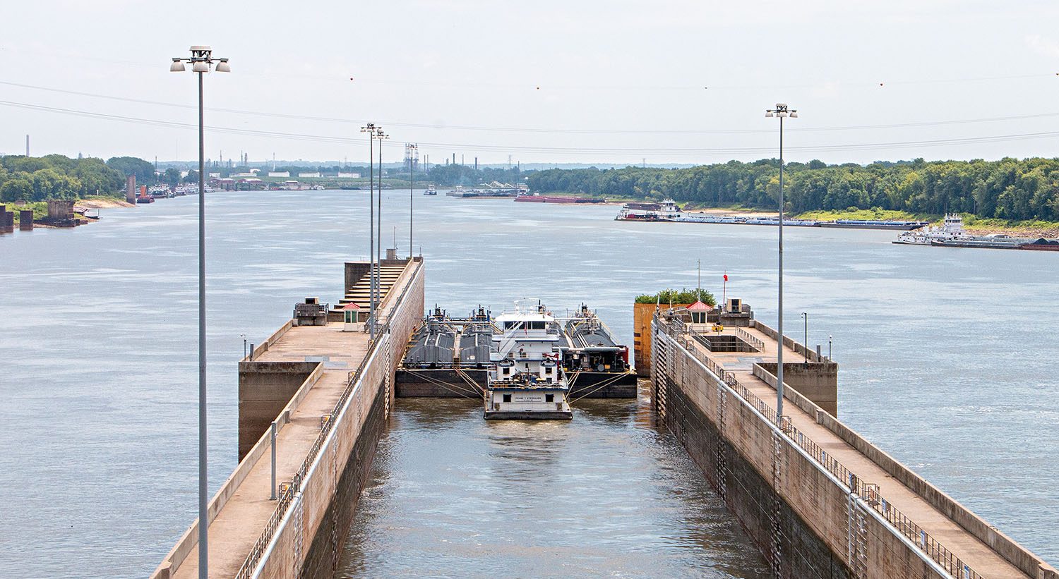 As the new year begins, the inland barge and towing industry looks ahead to some interesting challenges. (WJ file photo by John Shoulberg)