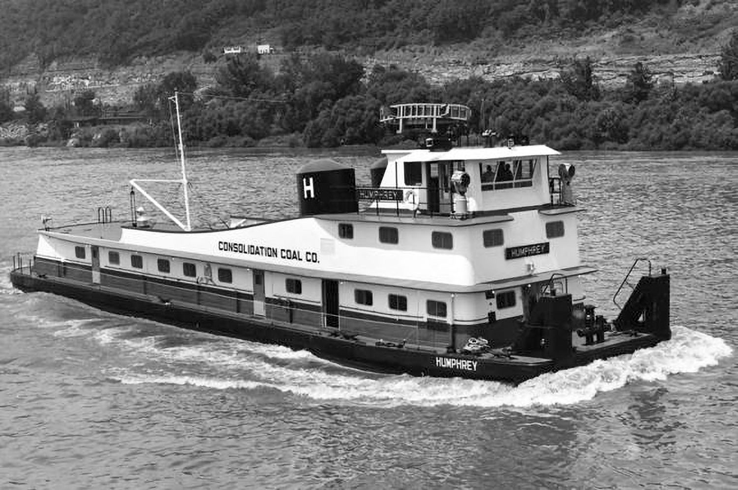 The Humphrey new at Dravo in 1958. (Dan Owen Boat Photo Museum collection)