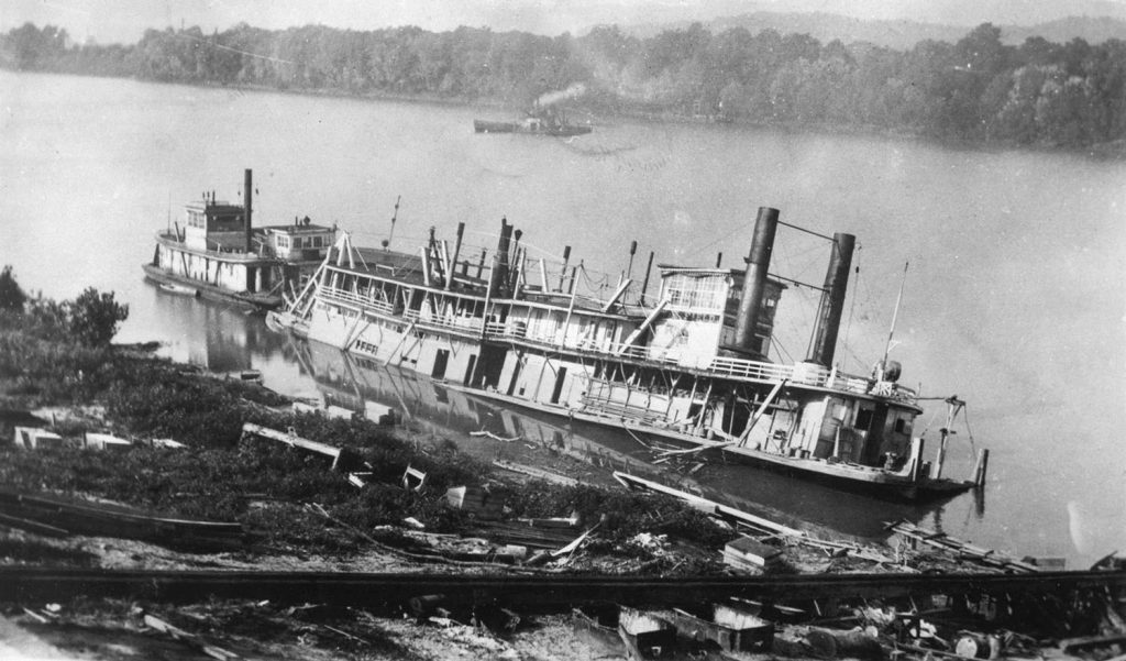 The W.K. Field sunk at Point Pleasant, W.Va., in 1927. (photographer unknown, David Smith collection)