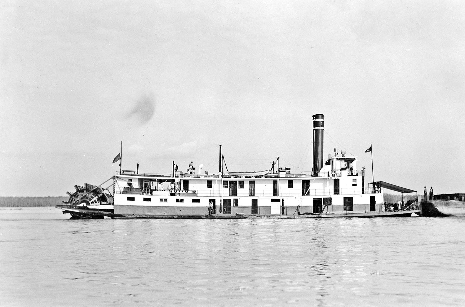 The Capt. Chas D. Harris. (U.S. Engineers photo from Dan Owen Boat Photo Museum collection)