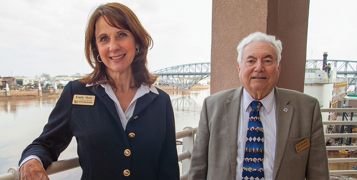 Emily Mott, left, is the new executive director of the Red River Valley Association, replacing Rich Brontoli, right, who is retiring. (Photo by Frank McCormack)