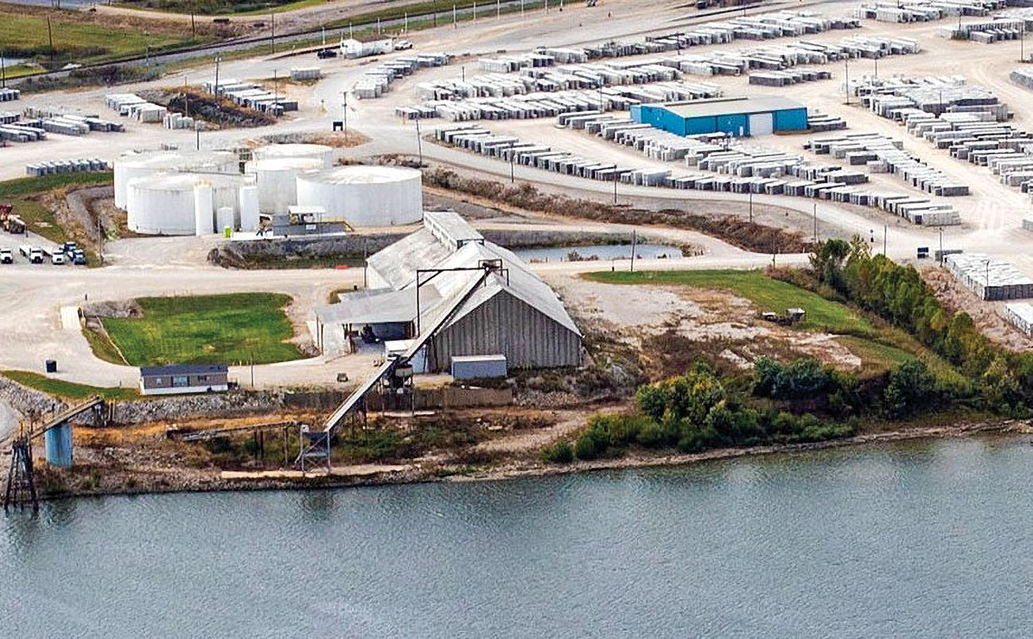 The Owensboro Riverport Authority purchased 7.8 acres of riverfront property containing a 20,000-ton capacity bulk warehouse in January. (Photo courtesy of the Owensboro Riverport Authority)
