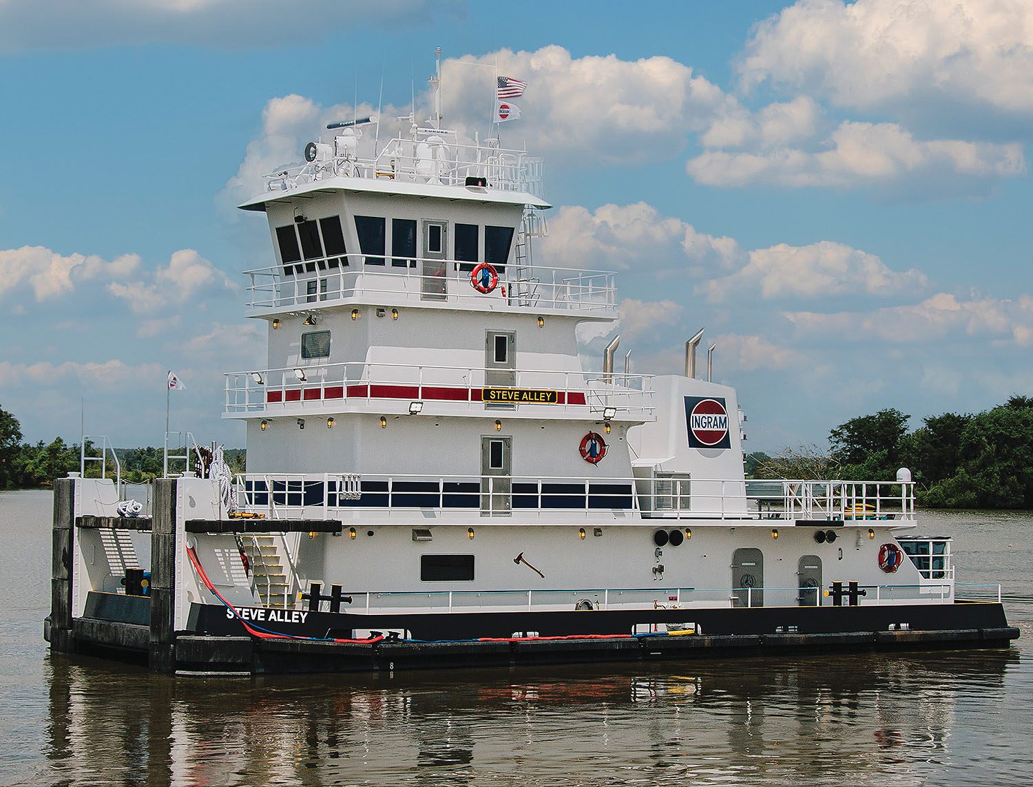 Ingram Honors Longtime V.P. Of Sales, Christens Mv. Steve Alley