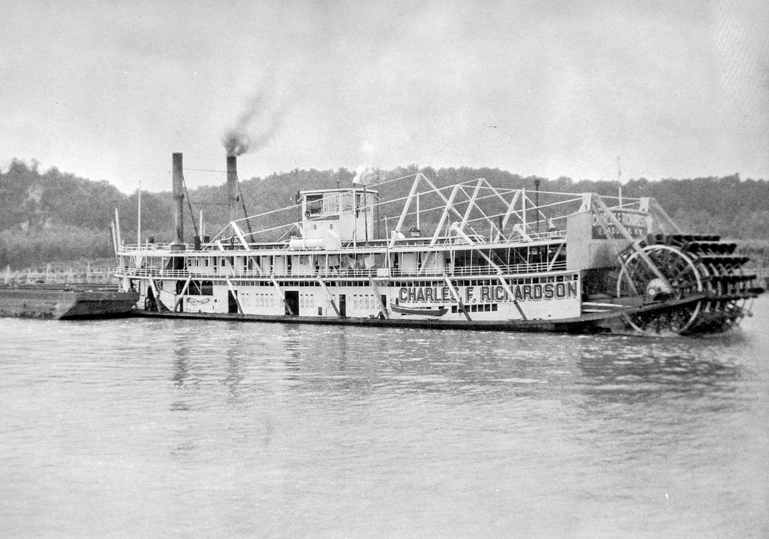 Str. Charles F. Richardson in coal towing days. (David Smith collection)