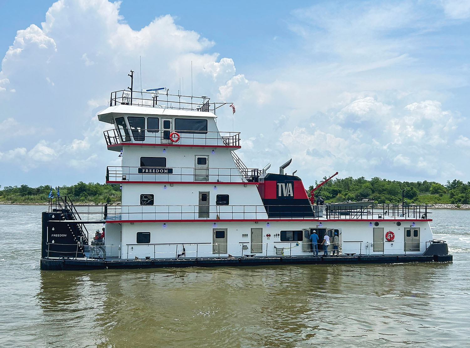 The Tennessee Valley Authority’s 2,682 hp. mv. Freedom is the first Tier 4 towboat owned by a government agency and the first Tier 4 built by Vessel Repair. (Photo courtesy of TVA)