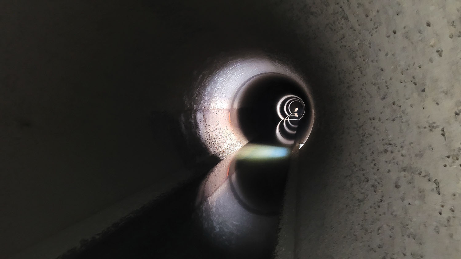 Unique view of the filling/emptying culverts inside the lock wall at Marseilles Lock and Dam. (Photo by Paul Rohde, Waterways Council Inc.)