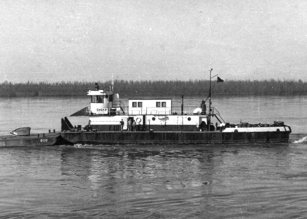 The Sugar upbound on the Lower Mississippi after conversion. (Dan Owen Boat Photo Museum collection)