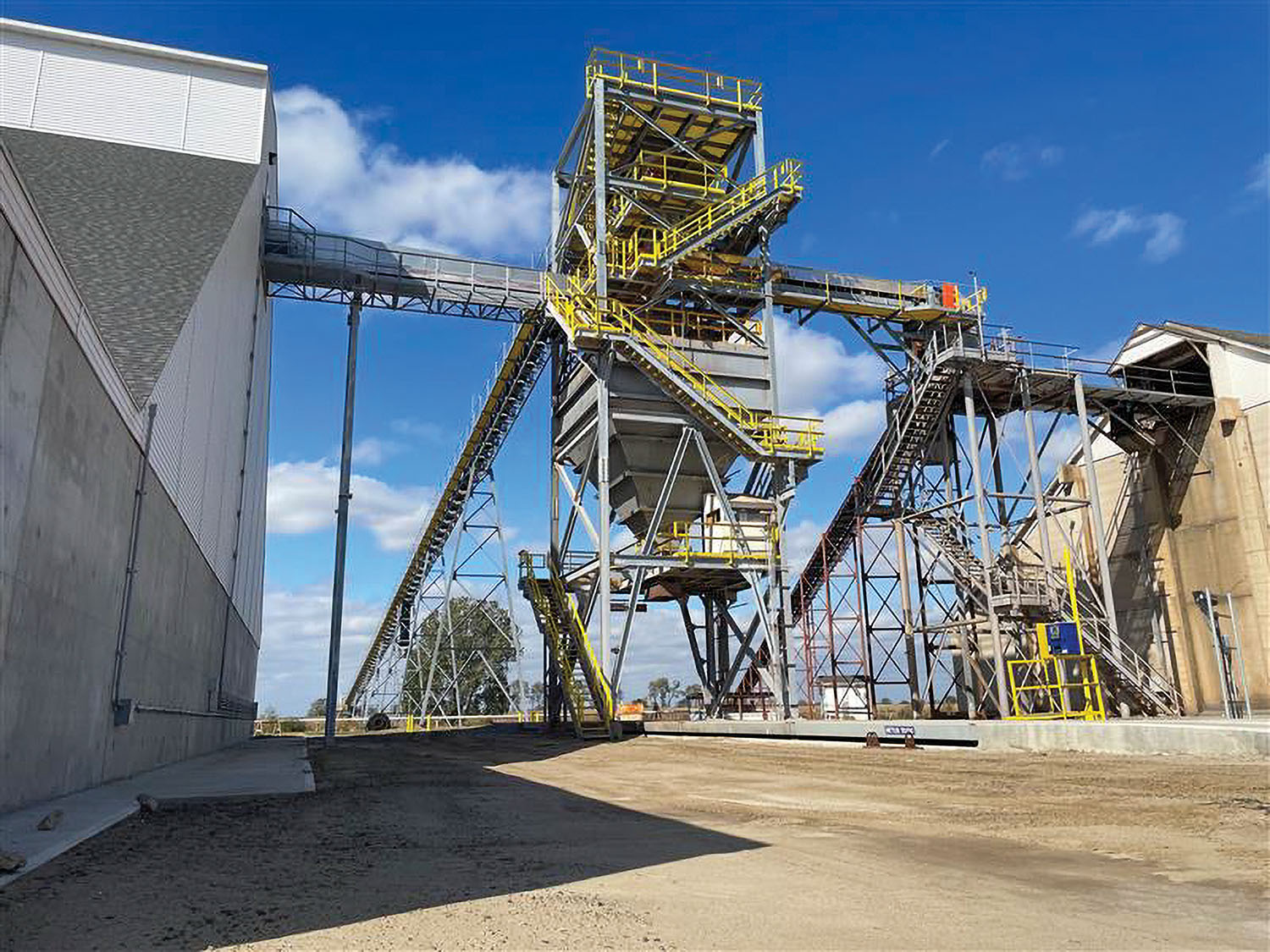 Helm Fertilizer formally opened an expansion of its Helena, Ark., terminal on November 8. (Photo courtesy of Helm Fertilizer)