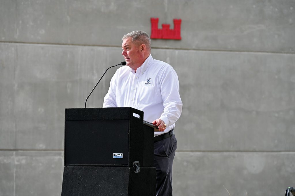 Paul Rohde describes the history of the Melvin Price Locks and Dam. (Photo courtesy of George Stringham, St. Louis Engineer District)