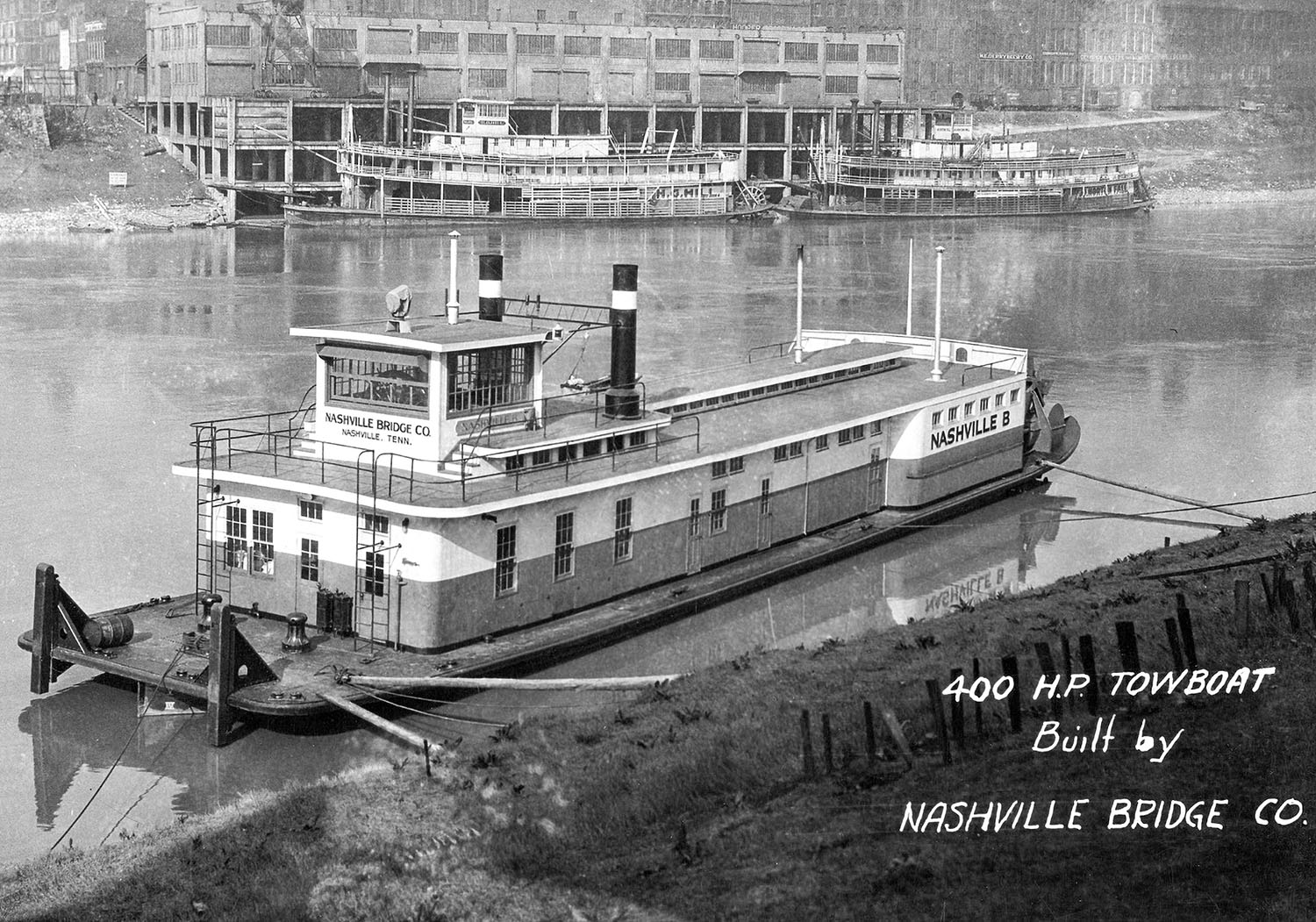 New at Nashville. Note the packets H.G. Hill and Jo Horton Fall in the background. (Dan Owen Boat Photo Museum collection)
