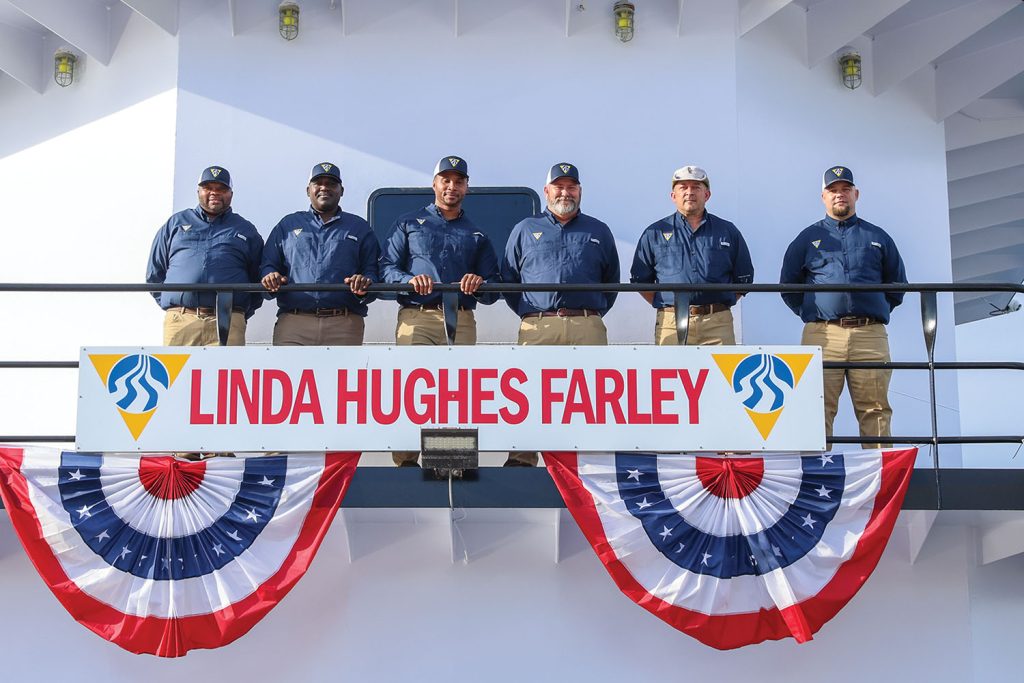 Crew of the Linda Hughes Farley. (Photo courtesy of Campbell Transportation Company)