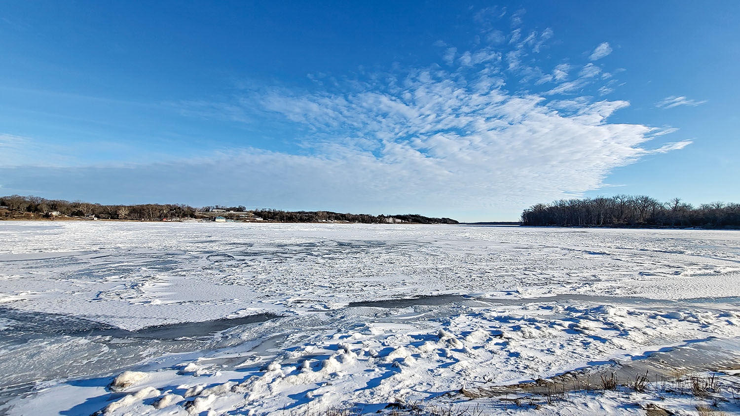 Ice was bank-to-bank in the Alton pool of the Upper Mississippi River January 16. (Photo by Zac Metcalf)